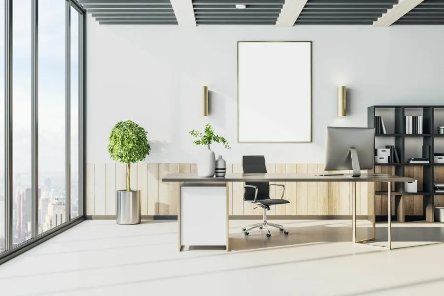 Gedeelte van de muur bekleed met hout